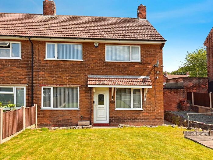 3 Bedroom Semi-Detached House For Sale In Robin Hood Avenue, Warsop, Mansfield, NG20