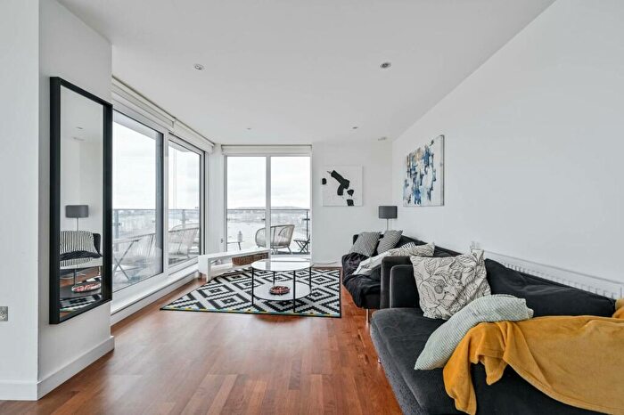 2 Bedroom Flat To Rent In Wharf Street, Deptford, London, SE8