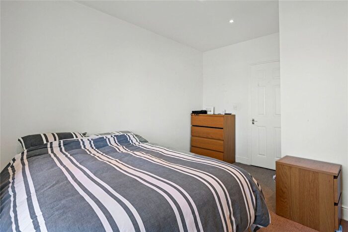 1 Bedroom Flat For Sale In Holloway Road, Holloway, Islington, London, N7