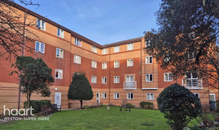 2 Bedroom Apartment For Sale In Carlton Street, Weston-Super-Mare, BS23