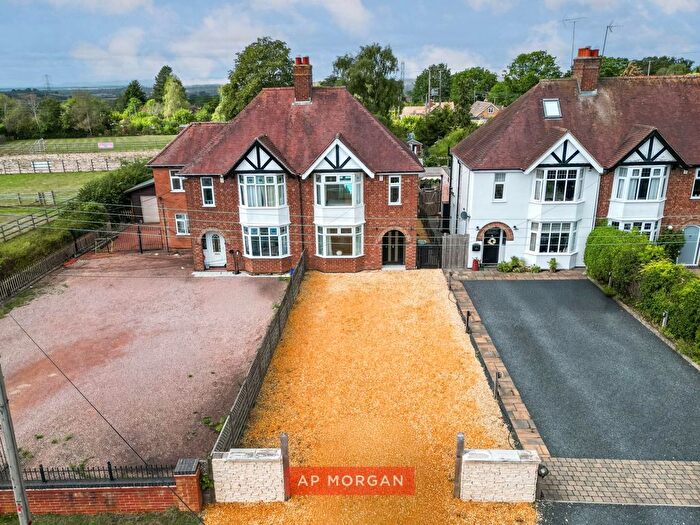 3 Bedroom Semi-Detached House For Sale In The Ridgeway, Astwood Bank, Redditch, Worcestershire, B96