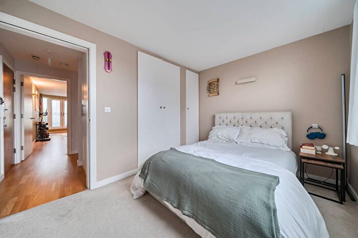 2 Bedroom Flat For Sale In London Road, Brentford, TW8