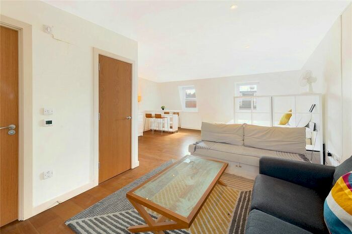 Studio To Rent In Redcliffe Road, London, SW10