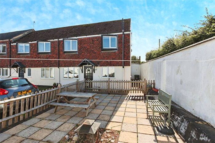 2 Bedroom End Of Terrace House For Sale In Shipbourne Road, Tonbridge, Kent, TN10