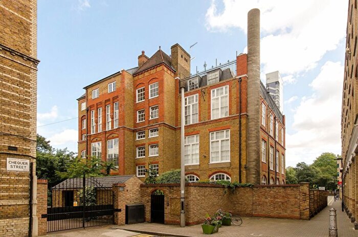 2 Bedroom Flat To Rent In Chequer Street, Old Street, London, EC1Y