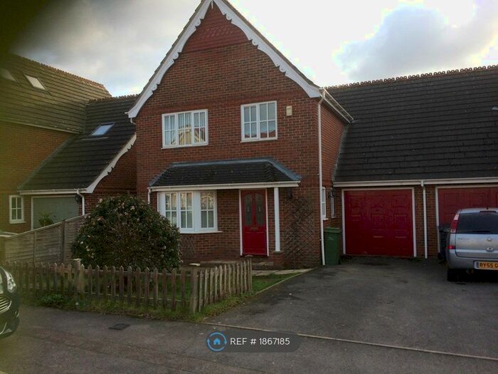 4 Bedroom Detached House To Rent In Enborne Grove, Newbury, RG14
