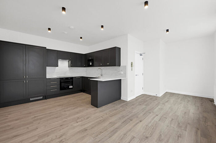 1 Bedroom Flat To Rent In New Road, London, E1