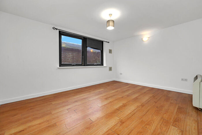 2 Bedroom Apartment To Rent In Vista Building, Bow Road, London, E3