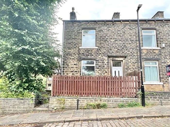 2 Bedroom House To Rent In Doncaster Street, Halifax, HX3