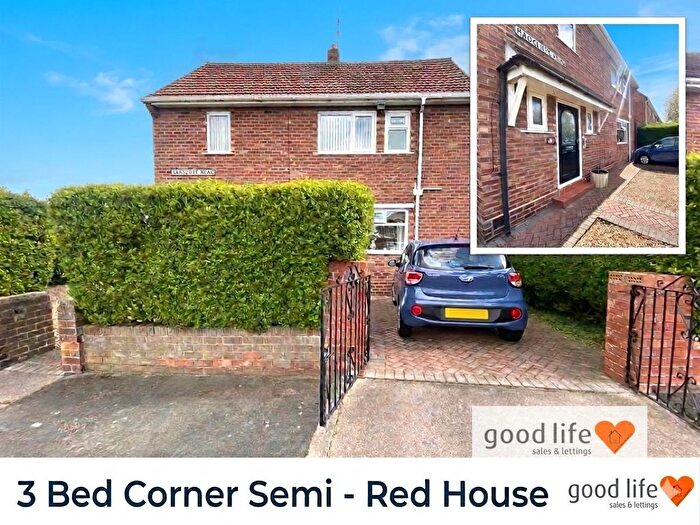 3 Bedroom Semi-Detached House For Sale In Radcliffe Road, Redhouse, Sunderland, SR5