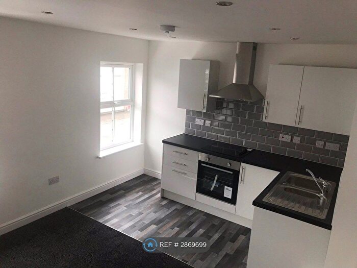 2 Bedroom Flat To Rent In Canonbury Street, Berkeley, GL13