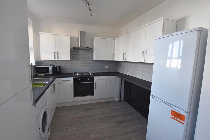 4 Bedroom Flat To Rent In William Morris House, Margravine Road, Hammersmith, W6