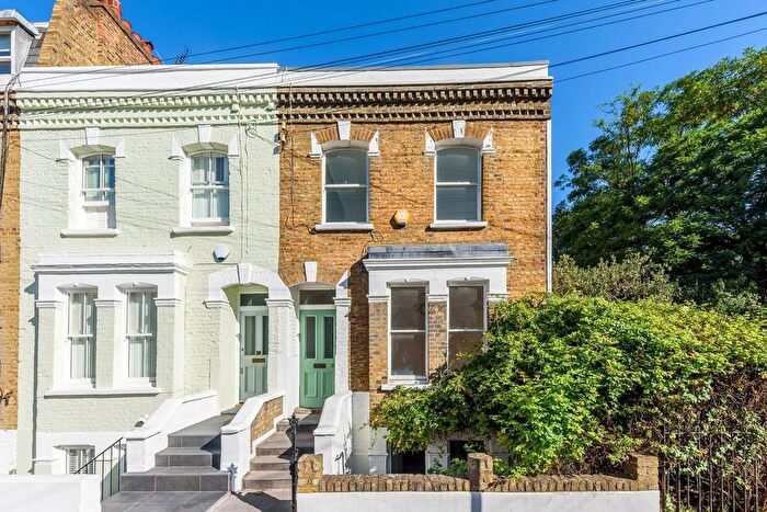 3 Bedroom End Of Terrace House To Rent In Reporton Road, Fulham, London, SW6