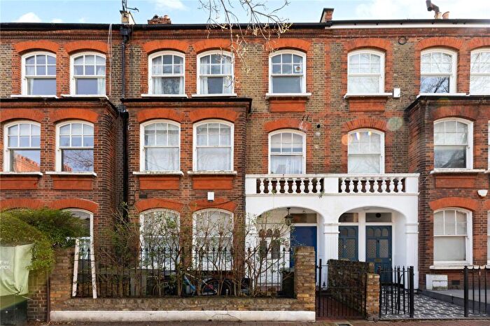 1 Bedroom Apartment For Sale In Albert Bridge Road, London, SW11