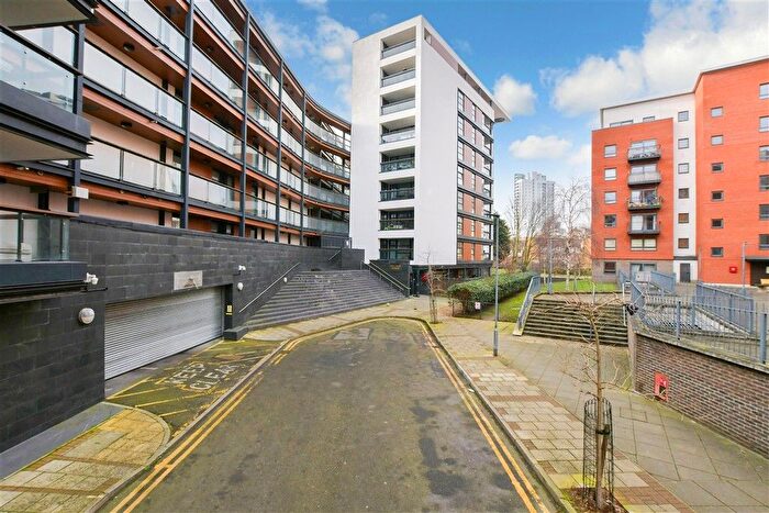 1 Bedroom Flat For Sale In Channelsea Road, London, E15