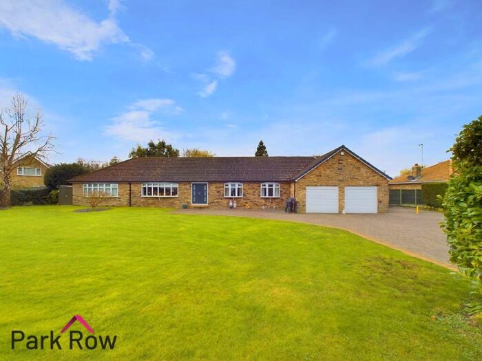 5 Bedroom Detached Bungalow For Sale In Poole Lane, Burton Salmon, Leeds, LS25