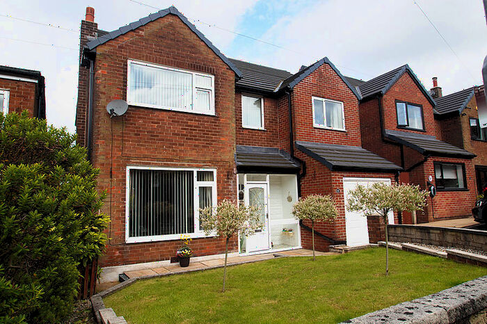 4 Bedroom Detached House For Sale In Ashlea Grove, Grotton, OL4