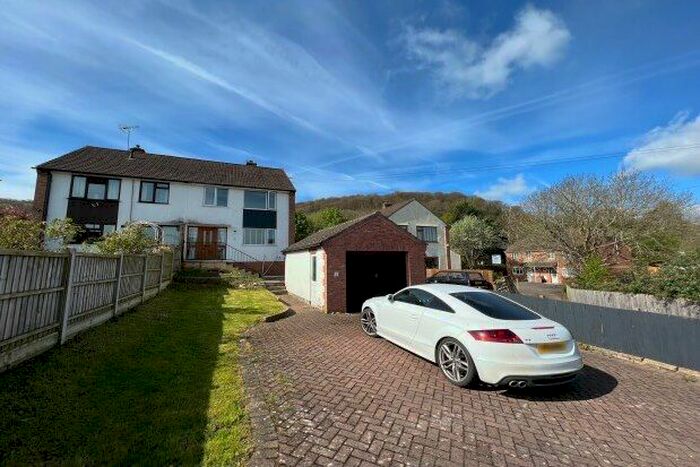 3 Bedroom Property To Rent In Kingshill, Dursley, GL11