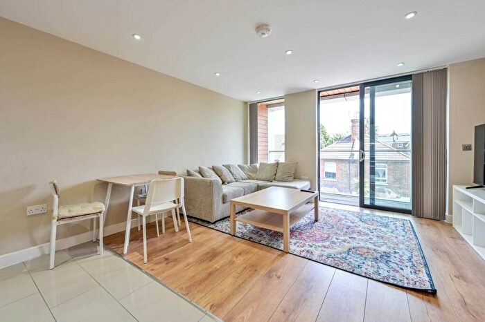 2 Bedroom Flat To Rent In Leapale Lane, Guildford, GU1