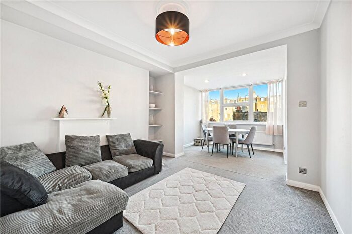 2 Bedroom Flat To Rent In Ovington Square, London, SW3