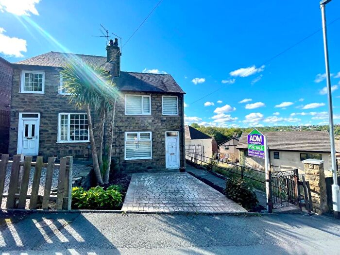 2 Bedroom Semi-Detached House For Sale In Lockwood Scar, Huddersfield, HD4