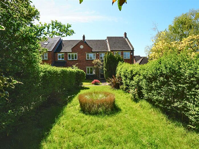 3 Bedroom Terraced House For Sale In Rosecroft Way, York, YO30