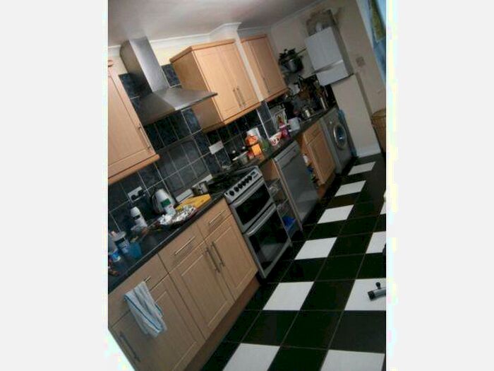 4 Bedroom Terraced House To Rent In Claude Road, Leyton, E10