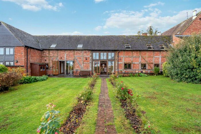 4 Bedroom Barn Conversion For Sale In Banbury Road, Stratford-Upon-Avon, CV37