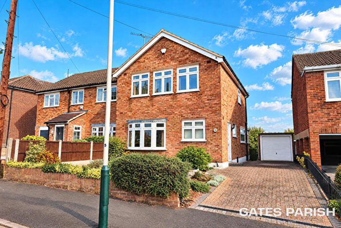 3 Bedroom Semi-Detached House For Sale In Humber Drive, Upminster, RM14