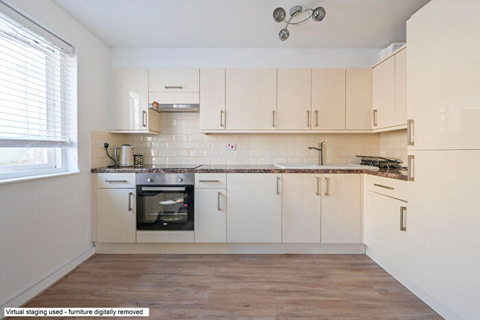 1 Bedroom Flat For Sale In Crofts Street, Tower Hill, London, E1