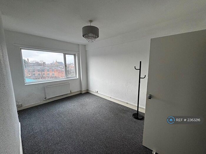 2 Bedroom Flat To Rent In Hamstead Court, Hockley, Birmingham, B19