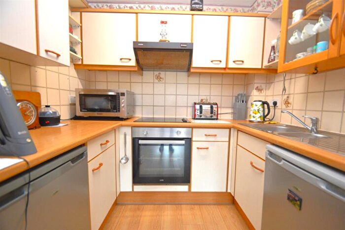 1 Bedroom Retirement Property For Sale In High Street, Great Wakering, Southend-On-Sea, SS3