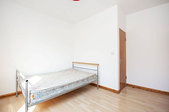 1 Bedroom Flat To Rent In Graham Road, Hackney, London, E8
