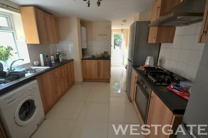 6 Bedroom Terraced House To Rent In Carnarvon Road, Reading, RG1