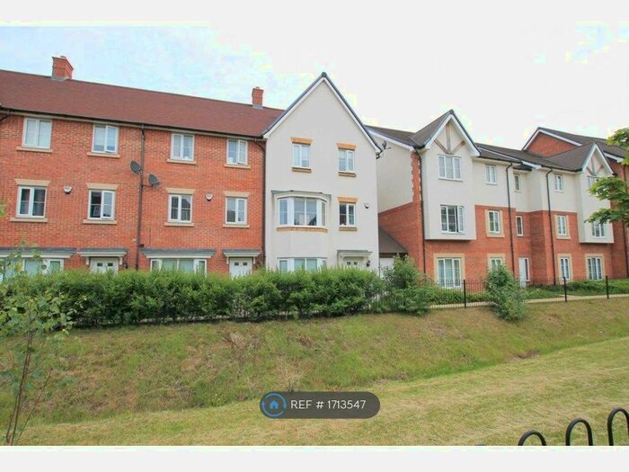 4 Bedroom End Of Terrace House To Rent In Three Valleys Way, Bushey, WD23