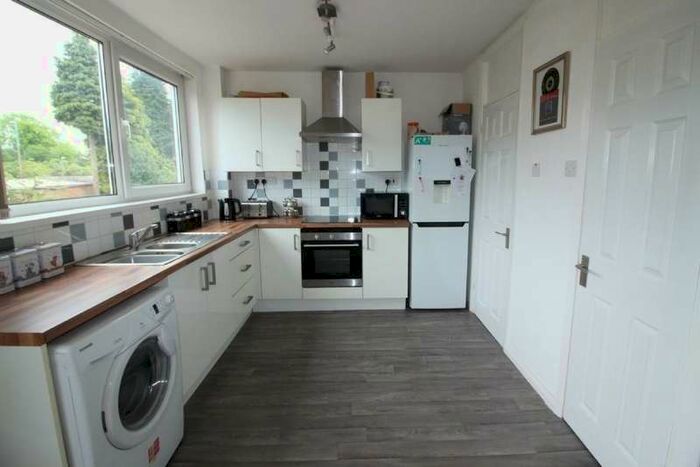 2 Bedroom Flat To Rent In Hillside Road, Great Barr, Birmingham, B43