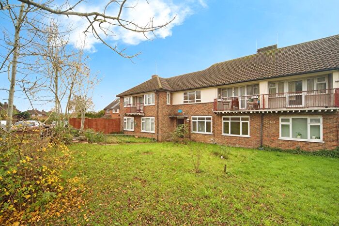 1 Bedroom Flat For Sale In Stapleton Road, Borehamwood, Hertfordshire, WD6
