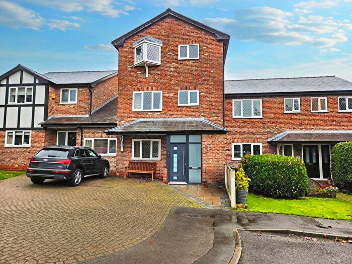 4 Bedroom Town House For Sale In Ash Grove, Bowdon, WA14
