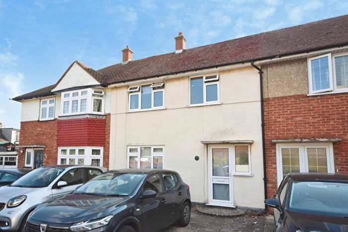 3 Bedroom Terraced House For Sale In Heron Way, Upminster, RM14