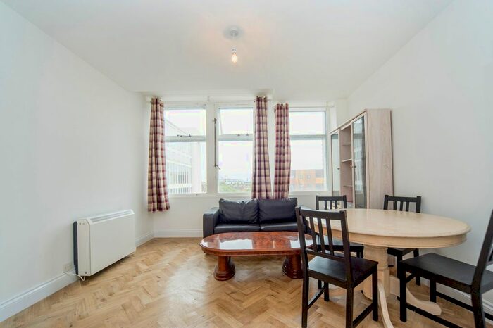 2 Bedroom Flat To Rent In Newington Causeway, Elephant &amp; Castle, London, SE1