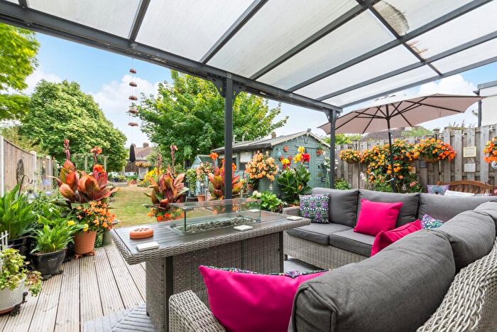 3 Bedroom Semi-Detached House For Sale In Avery Hill Road, London, SE9