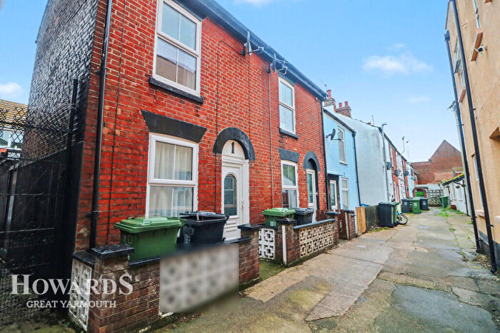 2 Bedroom Terraced House For Sale In St Peters Plain, Great Yarmouth, NR30