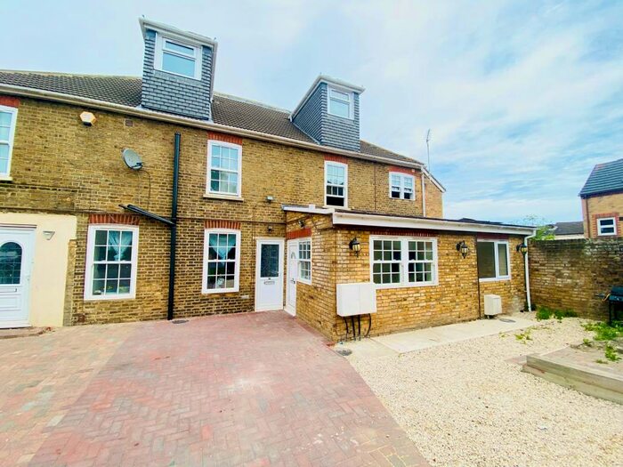 1 Bedroom Apartment To Rent In Arthur Street, Sittingbourne, ME10