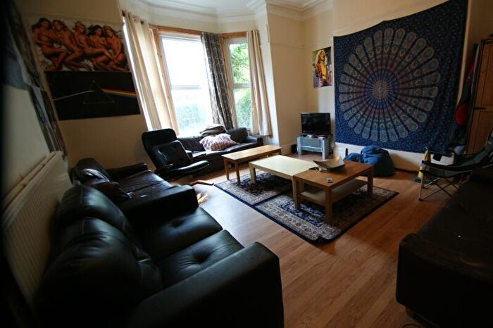7 Bedroom Property To Rent In Hyde Park Road, Hyde Park, Leeds, LS6