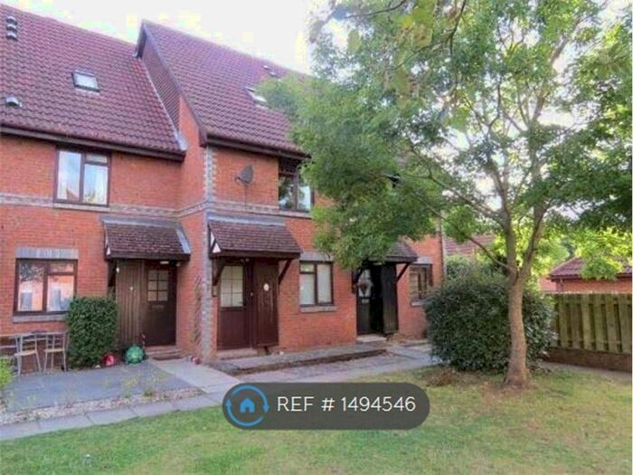 2 Bedroom Maisonette To Rent In Burpham, Guildford, GU4