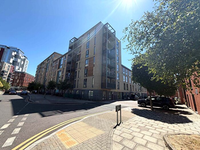3 Bedroom Flat To Rent In Pulse Development, Colindale, NW9