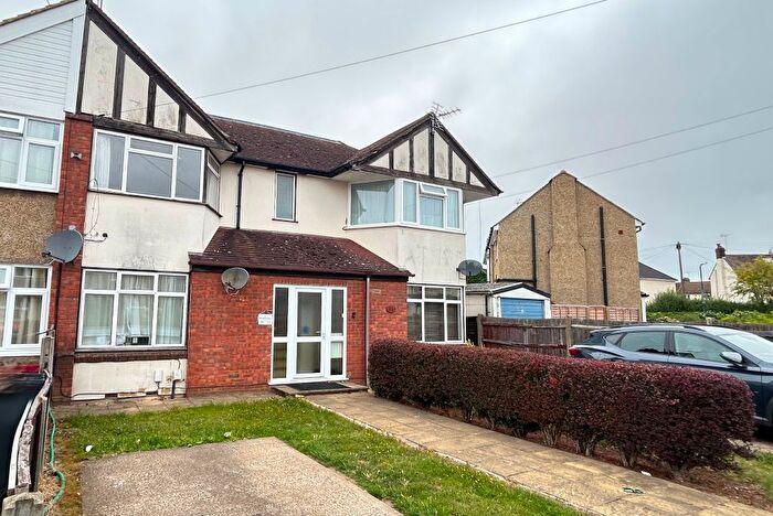 1 Bedroom Flat For Sale In Mildenhall Road, Slough, SL1