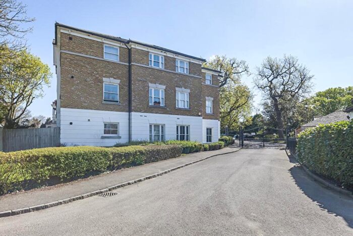 2 Bedroom Apartment To Rent In Belmont Hill, SE13