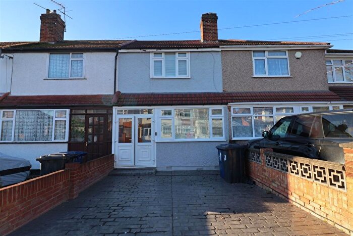 2 Bedroom Terraced House For Sale In Empire Road, Perivale, UB6