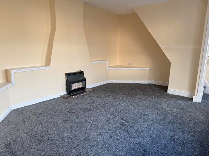 3 Bedroom Apartment To Rent In Gladstone Terrace, BB9